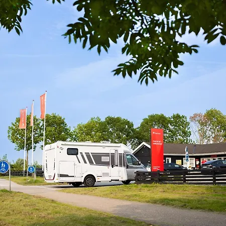 Кемпинг First Camp Fjord Хольбек