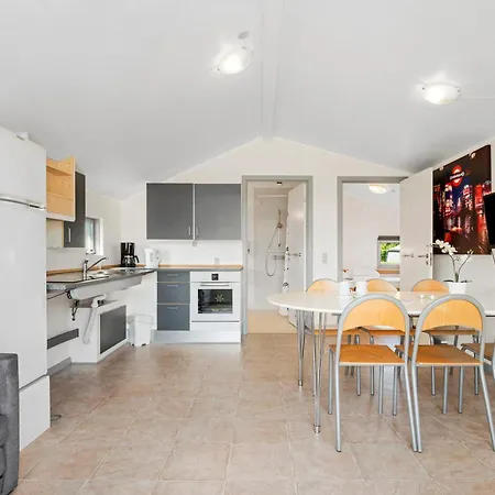 キャンプ場 First Camp Fjord 3*